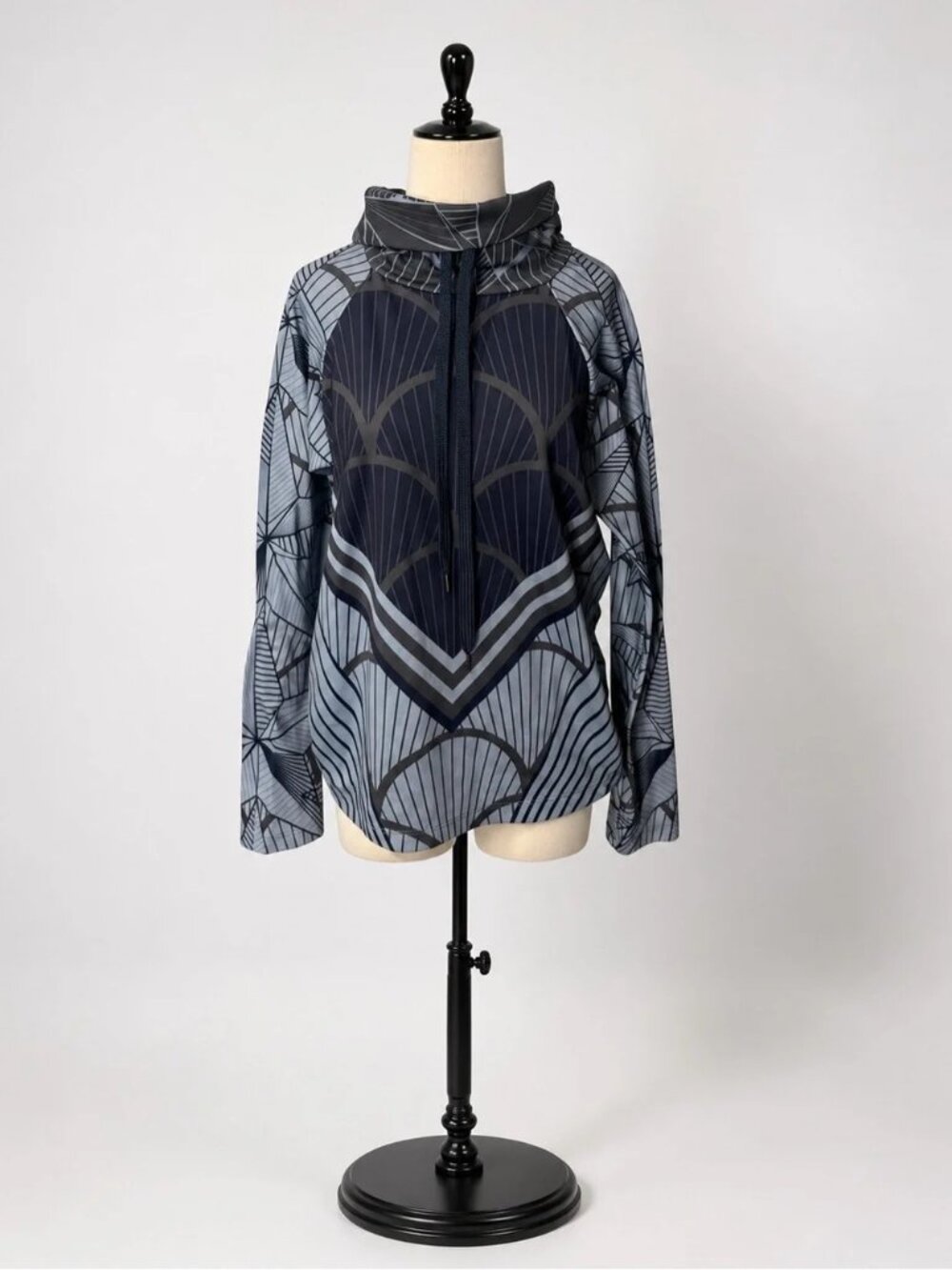 Maaji Activewear Geometric Print Pullover Hoodie Small